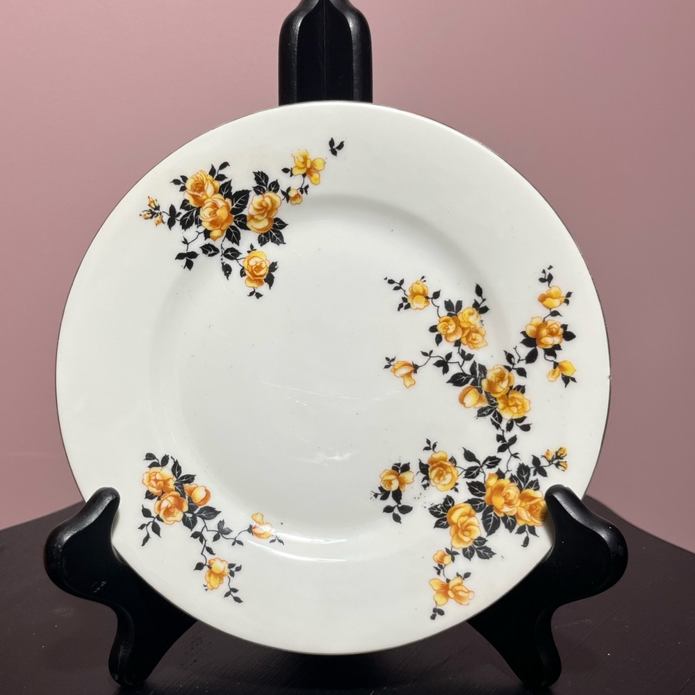Elegant Floral dinner plate  - White with Yellow flowers - victoria china -